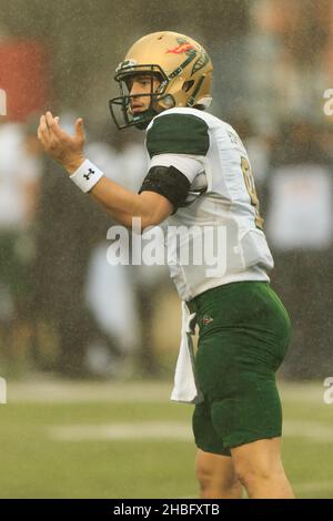 UAB Blazers Quarterback Dylan Hopkins (9) leitet die Straftat gegen BYU während des Radiance Technologies Independence Bowl, Samstag, 18. Dezember 2021, Stockfoto