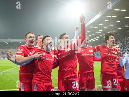 Letzte Jubilierung UB, von links nach rechts Paul JAECKEL (UB), Max KRUSE (UB), Kevin MOEHWALD (MÃ¶hwald, UB), Bastian OCZIPKA (UB), Julian RYERSON (UB), Genki HARAGUCHI (UB) Fußball 1. Bundesliga, Spieltag 17th, VfL Bochum (BO) - Union Berlin (UB), am 18. Dezember 2021 in Bochum/Deutschland. #die DFL-Vorschriften verbieten die Verwendung von Fotos als Bildsequenzen und/oder quasi-Video # Â Stockfoto