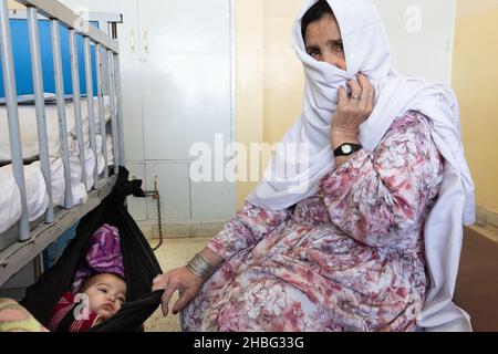 Indira Gandhi Kinderkrankenhaus in Kabul ist ein Kinderkrankenhaus in Afghanistan. Kinder unter 5 Jahren, die an Unterernährung leiden, werden ins Krankenhaus eingeliefert. Stockfoto