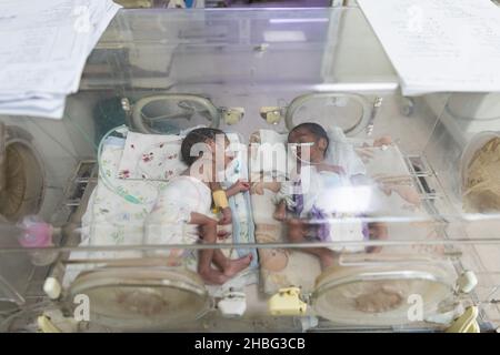 Indira Gandhi Kinderkrankenhaus in Kabul ist ein Kinderkrankenhaus in Afghanistan. Kinder unter 5 Jahren, die an Unterernährung leiden, werden ins Krankenhaus eingeliefert. Stockfoto