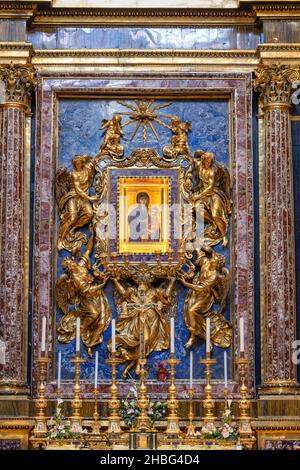 Rom, Italien, Basilika Santa Maria Maggiore (Basilica di Santa Maria Maggiore), Borghese-Kapelle, wundersame Ikone der Jungfrau Maria - Salus Populi Roman Stockfoto