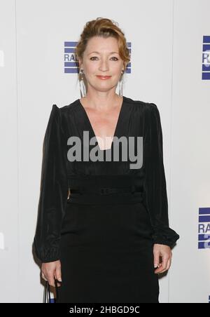 Lesley Manville nimmt im Mai 9,2011 an den Sony Radio Awards im Grosvenor House Hotel Teil. Stockfoto