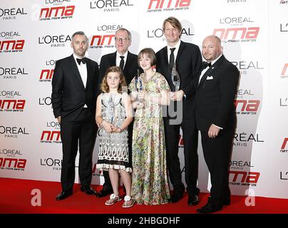 Besetzung und Crew der Kings Speech, darunter Geoffery Rush, Tom Hooper, Freya Wilson und Ramona Marquez bei den National Movie Awards 2011 in der Wembley Arena, London Stockfoto