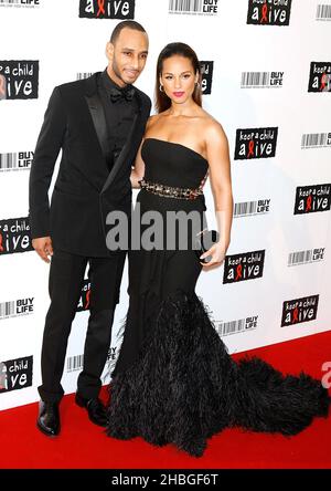 Swizz Beatz und Alicia Keys kommen am „Keep A Child Alive“ Black Ball im Roundhouse in London an Stockfoto