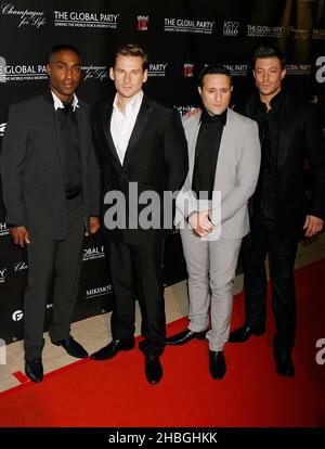 Simon Webbe, Lee Ryan, Antony Costa und Duncan James of Blue kommen bei der Global Party im Natural History Museum in London an Stockfoto