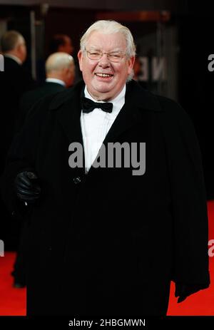 Richard Griffiths bei der Royal Film Premiere von „Hugo“ im Odeon, Leicester Square in London Stockfoto