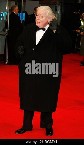 Richard Griffiths bei der Royal Film Premiere von „Hugo“ im Odeon, Leicester Square in London Stockfoto