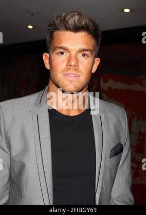 Leandro Penna, Freund von Katie Price, nimmt am 10. Juli 2012 an der Einführung der neuen YouGossip Sharing-Website im The Grovesnor Hotel an der Park Lane in London Teil. Stockfoto