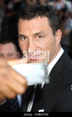 Wladimir Klitschko kommt beim Sports for Peace an - ehrt und feiert Muhammad Aliin im Victoria and Albert Museum in London. Stockfoto