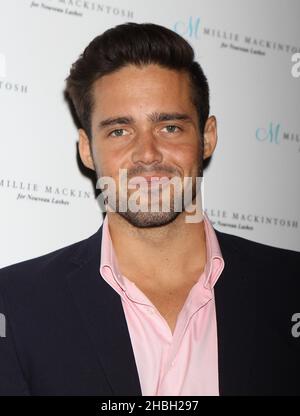 Spencer Matthews nimmt an Millie Mackintosh's "Made in Chelsea" Star's Eyelash Range Launch mit der Nouveau Beauty Group im Sanctum Hotel, Soho in London Teil. Stockfoto