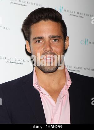 Spencer Matthews nimmt an Millie Mackintosh's "Made in Chelsea" Star's Eyelash Range Launch mit der Nouveau Beauty Group im Sanctum Hotel, Soho in London Teil. Stockfoto