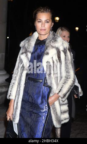 Yasmin Le Bon Ankunft in Chanel: Little Black Jacket Privatansicht in der Saatchi Gallery an der Kings Road in London. Stockfoto