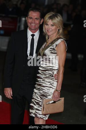 Grant Bovey und Anthea Turner bei ihrer Ankunft bei der Crossfire-Premiere auf dem BFI Film Festival 56th im Odeon, Leicester Square in London. Stockfoto