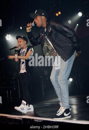 Charlotte Rundle und Simeon Dixon von MK1 unterstützen JLS bei der Aufführung im G-A-Y Heaven in London. Stockfoto