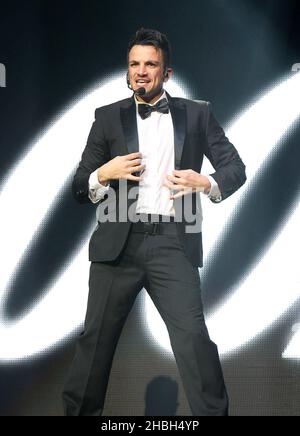 Peter Andre konzertiert live in der 02 Arena in London. Stockfoto