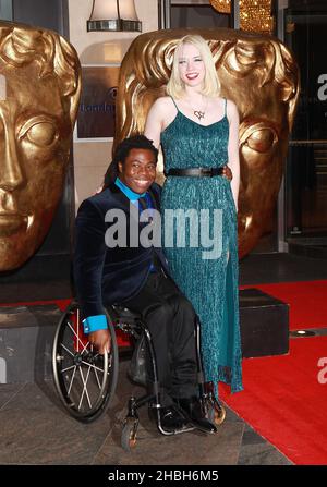 Ade Adepitan bei den British Academy Games Awards im Hilton Hotel, Park Lane in London. Stockfoto