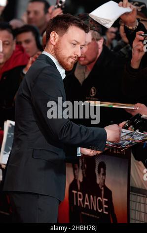 James McAvoy nimmt an der Trance-Weltpremiere im Odeon am Leicester Square, London, Teil. Stockfoto