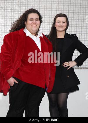 Johnathan Antoine und Charlotte Jaconelli nahmen an einem Abend mit Chickenshed in den ITV Studios in Southbank in London Teil. Stockfoto