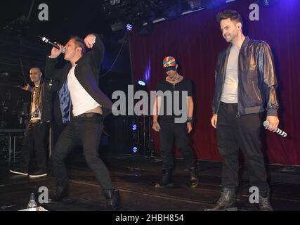 Sean Conlon, Richie Neville, ABZ Love, Scott Robinson von fünf feiern das große Wiedersehen und treten im G-A-Y Heaven in London auf. Stockfoto