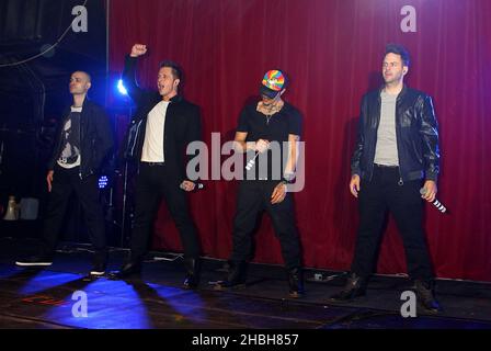 Sean Conlon, Richie Neville, ABZ Love, Scott Robinson von fünf feiern das große Wiedersehen und treten im G-A-Y Heaven in London auf. Stockfoto