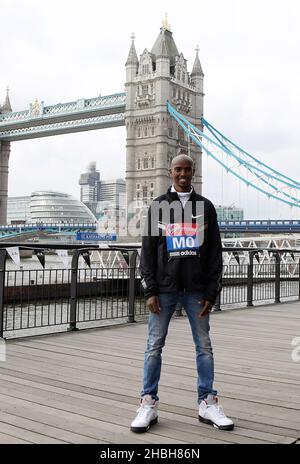 Mo Farah beim Virgin London Marathon Photocall im Tower Hotel in London. Stockfoto