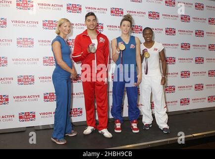 Sophia Warner, Louis Smith MBE, Jade Jones MBE und Nicola Adams MBE nehmen am Team Event 2013 im Virgin Active Gym im Aldersgate in London Teil. Stockfoto