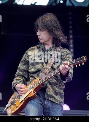 John Squires von Stone Roses tritt auf der Bühne im Finsbury Park in London auf. Stockfoto