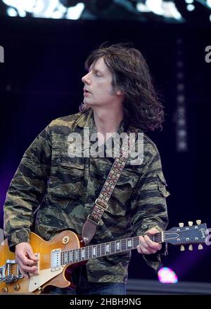 John Squires von Stone Roses tritt auf der Bühne im Finsbury Park in London auf. Stockfoto