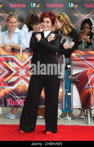 Sharon Osbourne bei der X Factor Judges Photocall in Excel, London Stockfoto