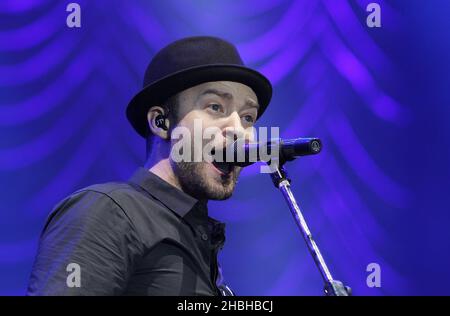 Justin Timberlake titelt und tritt auf der Bühne beim Wireless Festival Day 1 im Olympia Park, Stratford in East London auf. Stockfoto