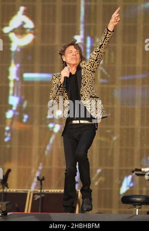 Mick Jagger von den Rolling Stones tritt am Samstag in London auf der Barclay Summer Time im Hyde Park auf. Stockfoto