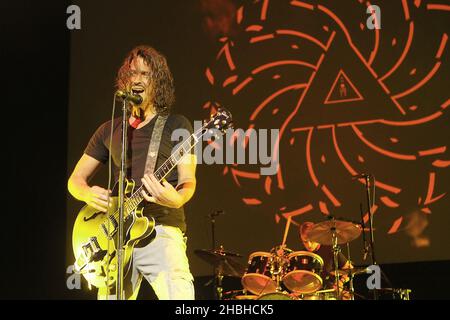 Chris Cornell tritt mit Soundgarden an der Brixton Academy in London auf. Stockfoto