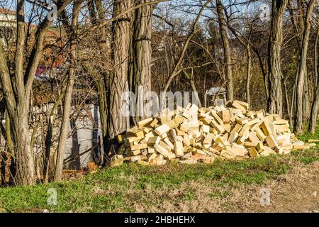 Ein Bündel von Krim Ziegel, ein Ziegelstein aus Muscheln, eine Textur. Hintergrund Stockfoto