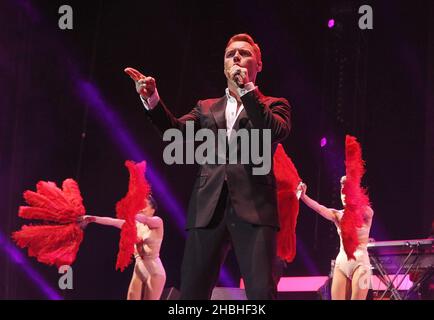 Ronan Keating von Boyzone tritt auf der Bühne der 02 Arena in London auf. Stockfoto