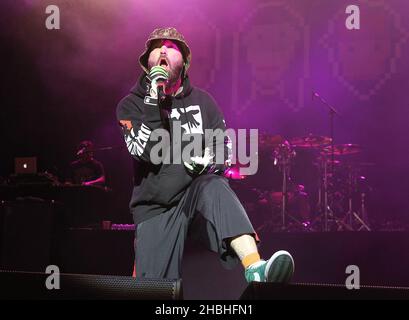 Fred Durst von Limp Bizkit tritt auf der NME Show an der Brixton Academy in London auf. Stockfoto