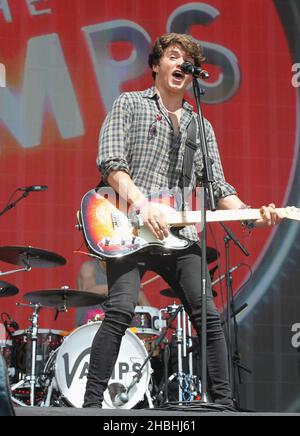 Bradley Simpson von den Vamps tritt auf der Bühne während des BBC Radio 1 Big Weekend Festivals auf Glasgow Green in Glasgow, Schottland, auf. Stockfoto