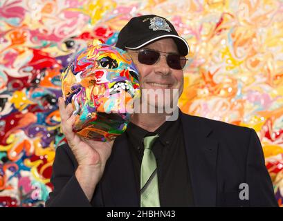 Dan Aykroyd stellt den neuen Crystal Head Vodka 3L Jerobeam in der Opera Gallery in London vor. Stockfoto