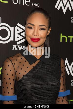 Sarah Jane Crawford backstage bei den Mobo-Nominierungen 2014 bei Ronnie Scott's im Zentrum von London. Stockfoto