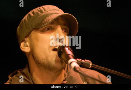 Der kanadische Singer-Songwriter Daniel Powter spielt seine erste UK-Tournee in der Carling Academy Islington, London Stockfoto