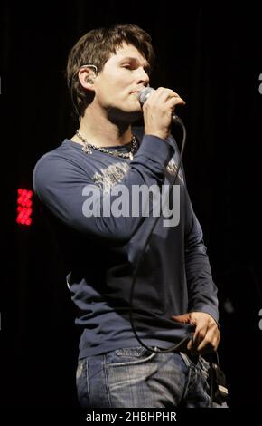 A-Ha skandinavisches Pop-Trio treten zur Unterstützung ihres Albums 'Analogue' im Wembley Arena Pavilion in London auf. Stockfoto