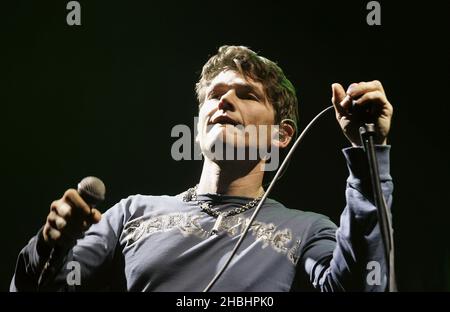 A-Ha skandinavisches Pop-Trio treten zur Unterstützung ihres Albums 'Analogue' im Wembley Arena Pavilion in London auf. Stockfoto