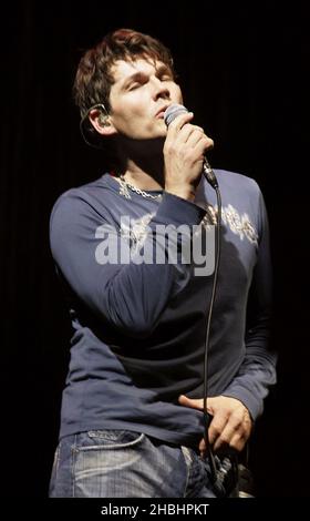 A-Ha skandinavisches Pop-Trio treten zur Unterstützung ihres Albums 'Analogue' im Wembley Arena Pavilion in London auf. Stockfoto