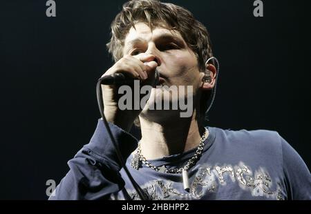 A-Ha skandinavisches Pop-Trio treten zur Unterstützung ihres Albums 'Analogue' im Wembley Arena Pavilion in London auf. Stockfoto