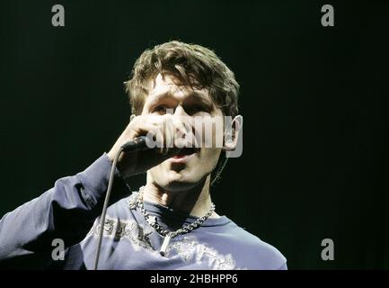 A-Ha skandinavisches Pop-Trio treten zur Unterstützung ihres Albums 'Analogue' im Wembley Arena Pavilion in London auf. Stockfoto