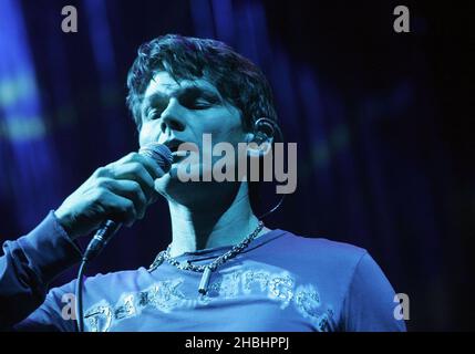 A-Ha skandinavisches Pop-Trio treten zur Unterstützung ihres Albums 'Analogue' im Wembley Arena Pavilion in London auf. Stockfoto