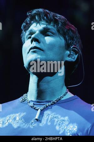 A-Ha skandinavisches Pop-Trio treten zur Unterstützung ihres Albums 'Analogue' im Wembley Arena Pavilion in London auf. Stockfoto
