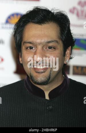 Der gefeierte Schauspieler von Nitin Ganatra kommt bei den Sony Entertainment Television Asian Sports Personality of the Year Awards im London Hilton an. Stockfoto