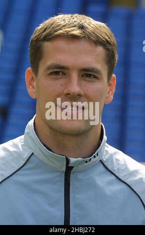 Der Liverpool Champions League-Stürmer Michael Owen schließt sich den anderen führenden internationalen Fußballsymbolen von Umbro in London an, um den neuen xai-Fußballschuh zu lancieren. Kopfschuss. Stockfoto