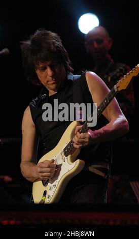 Jeff Beck bei Rah für das Teenage Cancer Trust Konzert. Stockfoto