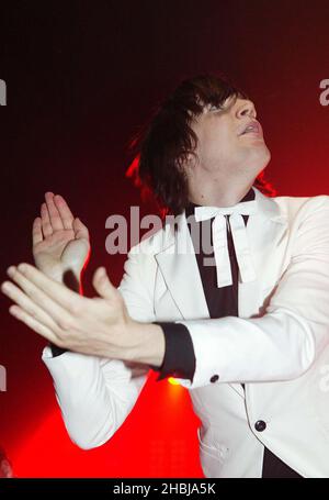 Die Bienenstöcke treten am 3. Juni 2004 im Electric Ballroom Camden in London auf. Stockfoto